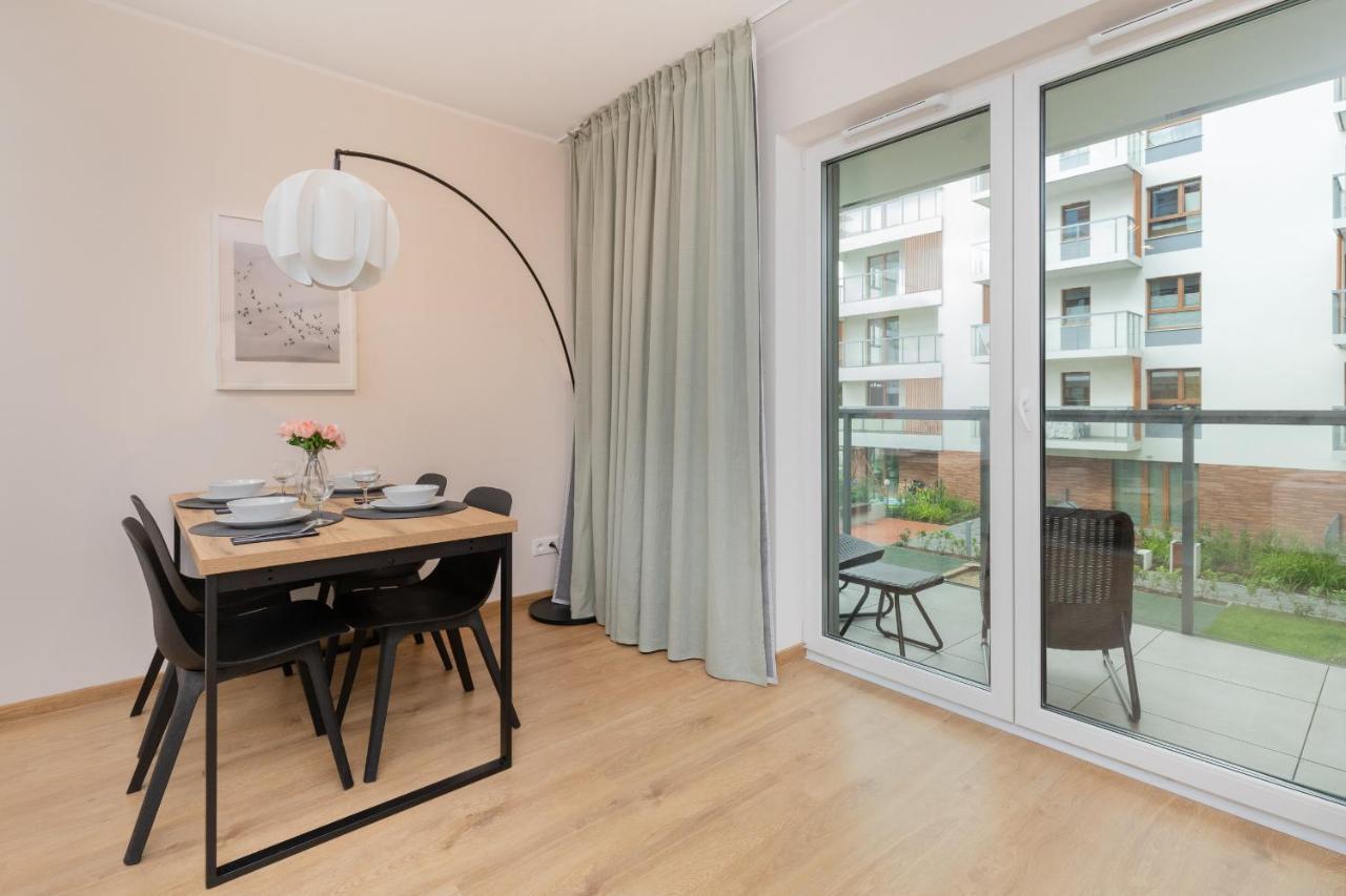 Bright & Stylish Apartment With Balcony 1,5 Km To Gdansk Main City By Noclegi Renters Exterior photo